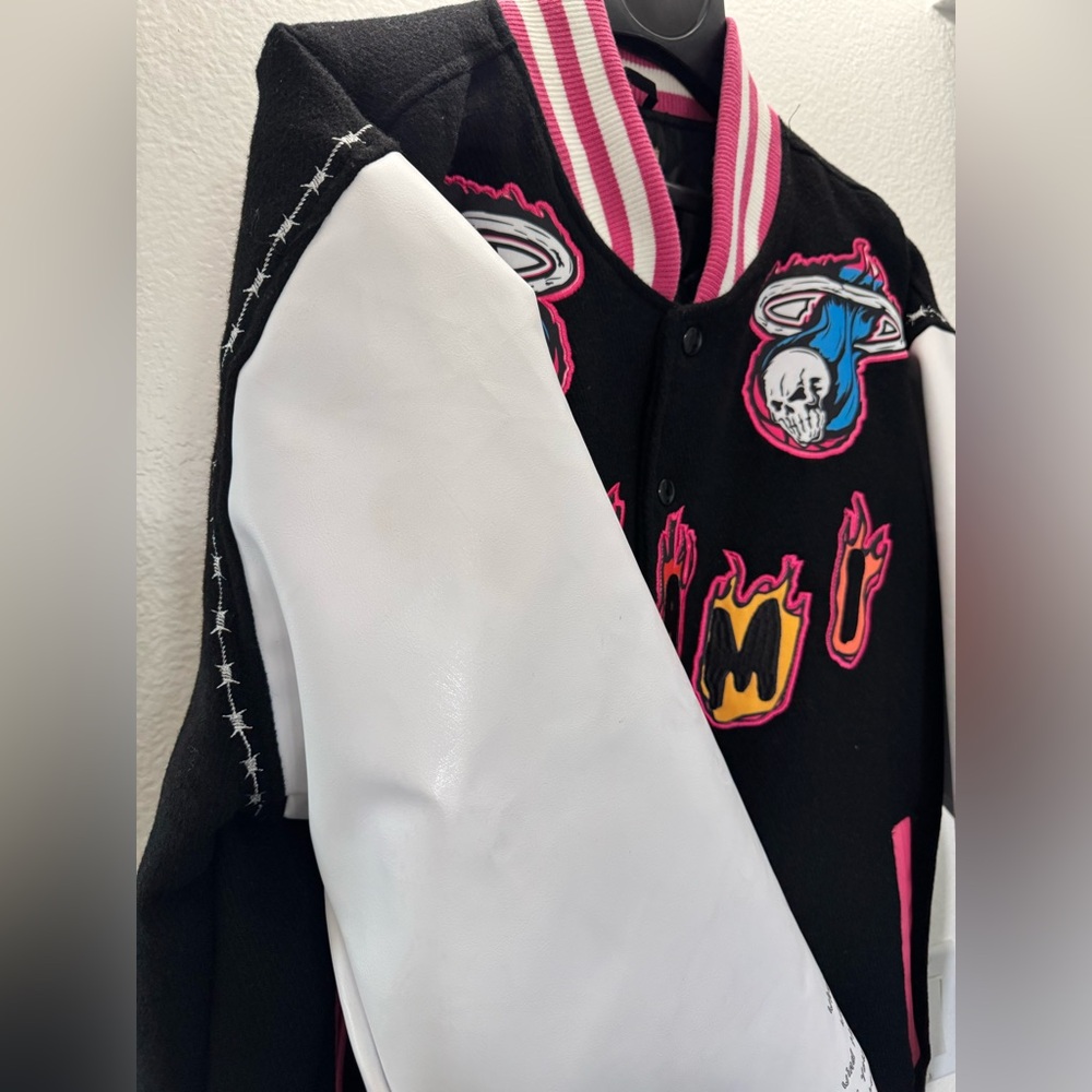 Miami Graphic Bomber Jacket - Black and White 100% wool - Picture 3 of 10